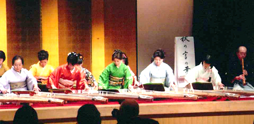 生田流筝曲松の実会春の会　秋の言の葉を弾きました。