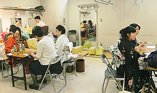 第19回 明彩会 箏・三絃発表会 本番前に楽屋で