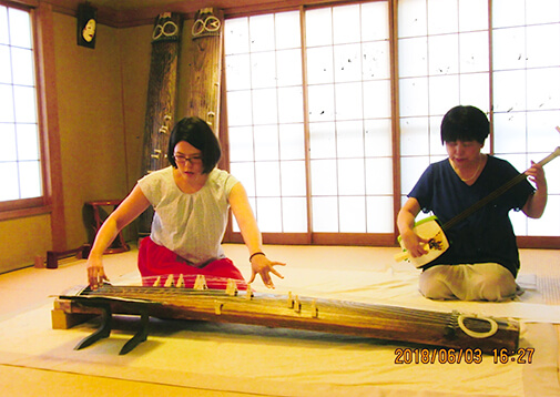 第22回 明彩会 発表会　「四季の眺」。唄も箏も難しいのですが、良く合奏できました。