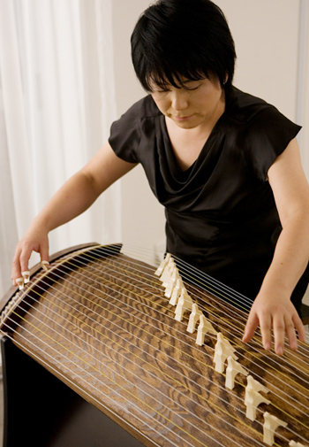 琴の紹介　日本の伝統楽器である琴