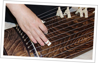 これが琴を弾く「爪」です。